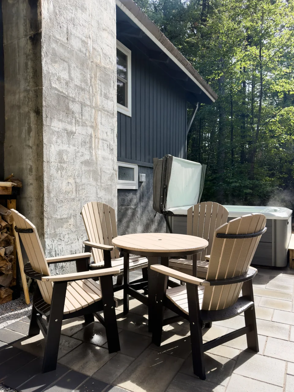 Outdoor seating beside the chalet